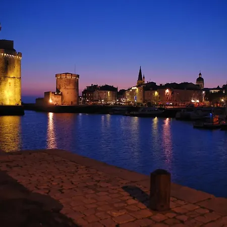 Nuit Sur Un Bateau Vieux Port Hotel La Rochelle  Exterior photo
